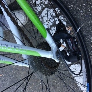 モーメンタム  iWant R-1  ホワイト 700C 外装14段変速