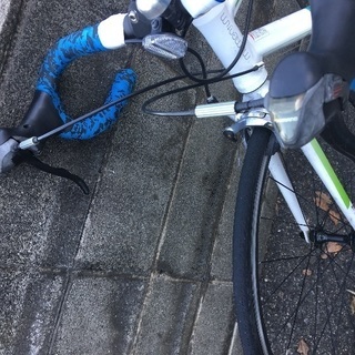 モーメンタム  iWant R-1  ホワイト 700C 外装14段変速