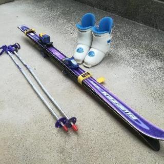 子供用スキー板１４０センチ、靴２３センチ