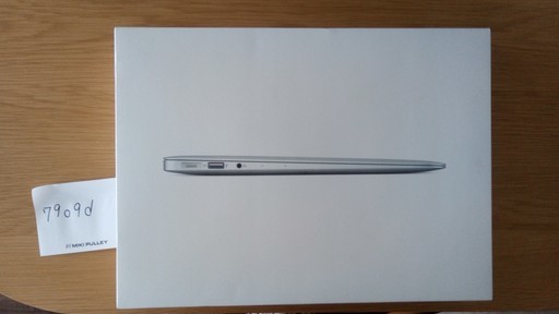【超美品】　MacBook Air (13-inch, Mid 2013)