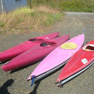 フジタカヌーA-1　ファイバー艇　浮力体有り　　赤