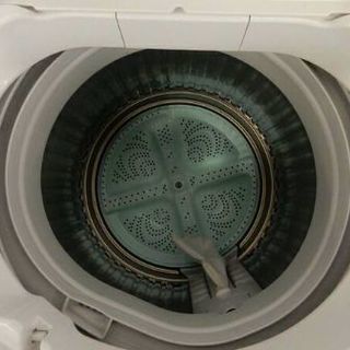 2015年式SHARP5.5キロ 洗濯機です 取り扱い説明書付きです デジタル表示 槽洗浄と送風乾燥機能付き 色々機能付きです   穴なし槽とドルフィンパルAg+で黒カビをブロックし、ガンコな汚れもスッキリ。ムダ水をなくして、少ない水でも洗える多機能な商品です