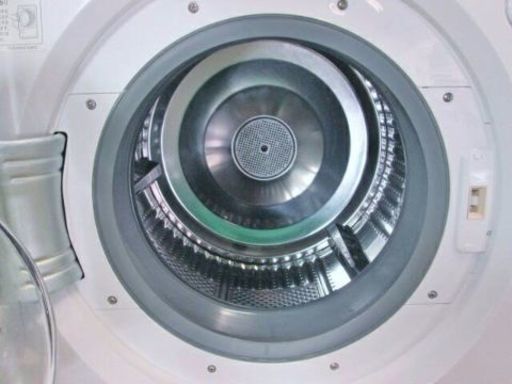2011年式SHARPプラズマクラスター9キロドラム式洗濯機です 配送無料です！