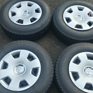 ハイエース　２００系　純正スチールホイール　スタッドレスタイヤ付き　備品