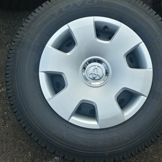 ハイエース　２００系　純正スチールホイール　スタッドレスタイヤ付き　備品