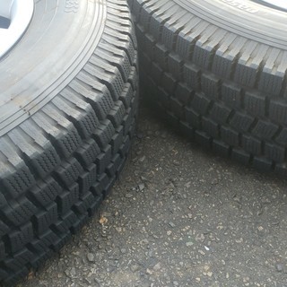 ハイエース　２００系　純正スチールホイール　スタッドレスタイヤ付き　備品