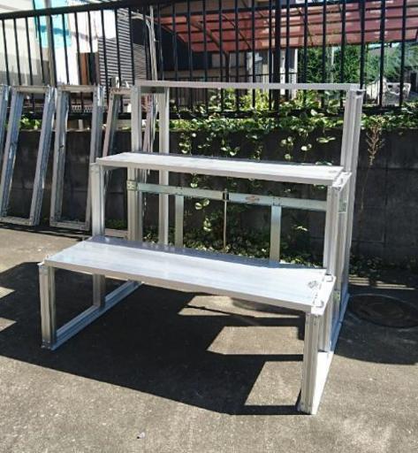 【品】集合写真用アルミひな段