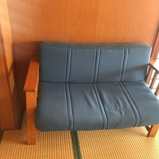 青ソファー椅子