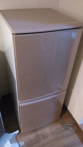 SHARP 冷蔵庫137L 2012年製