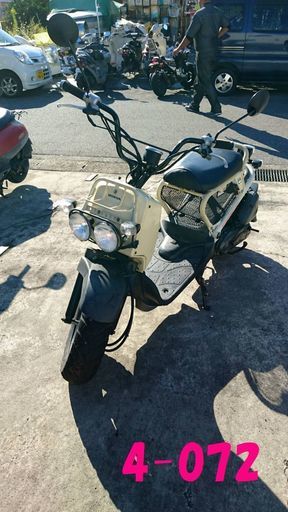お取引させて頂きました。☆GARAGE-ECO千音寺☆ズーマー白　4-072名古屋市中川区より!!