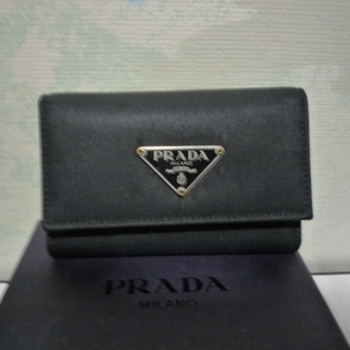 ＜お取引き中＞ＰＲＡＤＡ（プラダ）キーケース