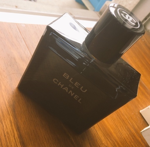 今日中なら2000円割引します。CHANELの香水売ります。
