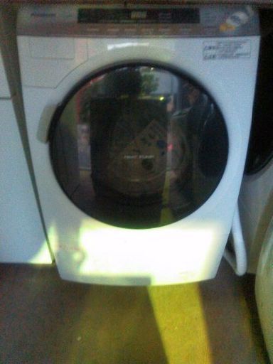 2010年式Panasonic9キロ ドラム式洗濯機です 配送無料です！