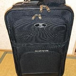 スーツケース  キャリーバッグ  1泊から3泊くらいの大きさです