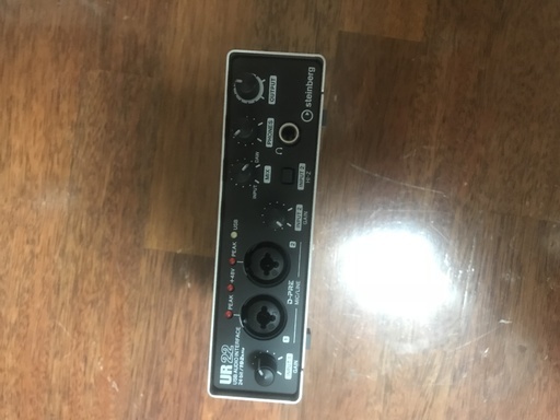 オーディオインターフェイス　UR22