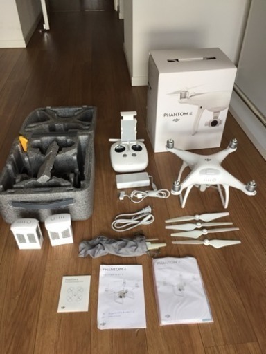 ラジコン DJI Phantom 4