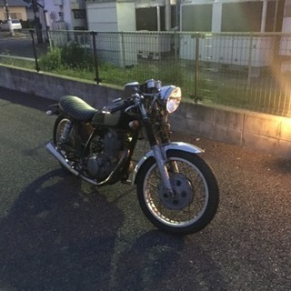 sr400 車検切れです。