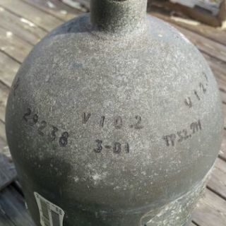 中古　１０リットルタンク　2017年４月検査済み　即決２７０００円　送料別　2001年３月製造　程度良好！