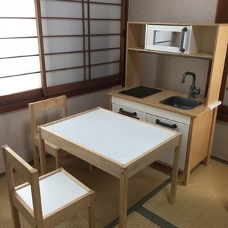 IKEA 子どもキッチン、テーブルと椅子のセット