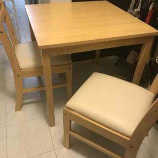 テーブル&椅子2脚