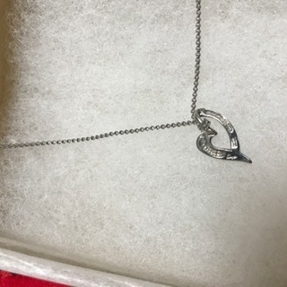 プラチナ&ダイヤオープンハートネックレス