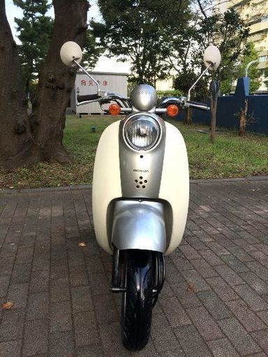 優れたエンジン。ホンダ（スクーピー）。フロントタイヤは新品です。バックタイヤは新品です。エンジンオイルは新品です。水冷バイク。