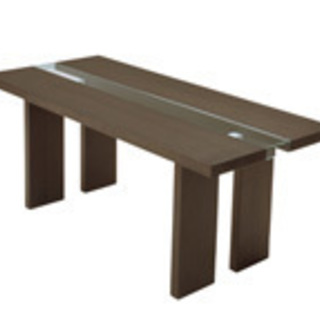 イタリアンモダンを表現したダイニングテーブル「リッツ」