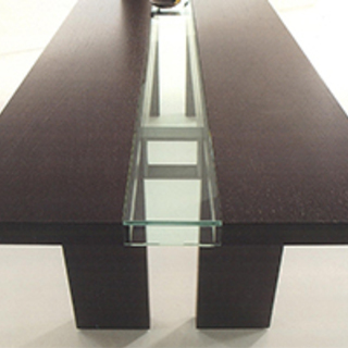 イタリアンモダンを表現したダイニングテーブル「リッツ」