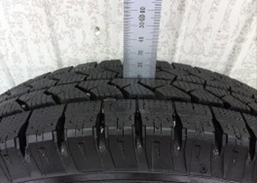 車のパーツ 日産ADバンに使用していたスタットレズタイヤを安価