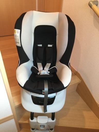 エールべべ チャイルドシート