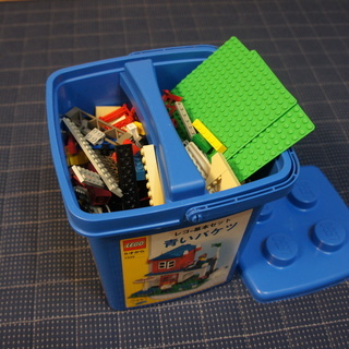 LEGO レゴ 大量パーツ 青バケツにいっぱい 計1.6kg