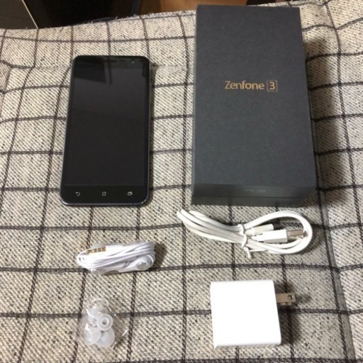 [][送料込み] Zenfone3 32GB（ZE520KL）TW版 ブラック