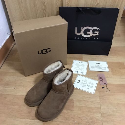 新品正規品アグクラシックミニUGG