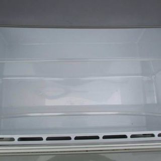 Sanyo2007年式中型255リットル3ドアノンフロン冷凍冷蔵庫です 配達無料です