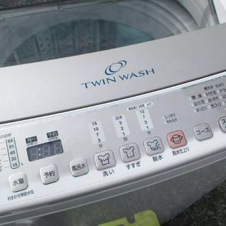 2015年式8キロ大型洗濯機です 大家族にぴったりです 配達無料です