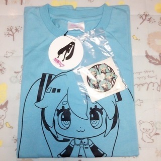 【新品・タグ付】初音ミク 顔水色 Tシャツ シール付き🌸