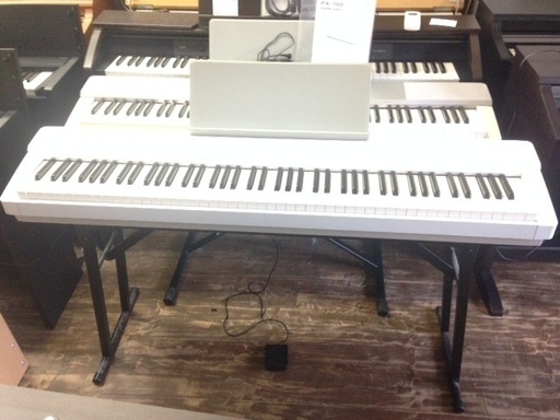カシオ　電子ピアノ　2011年製　PX-135WE　23,500円