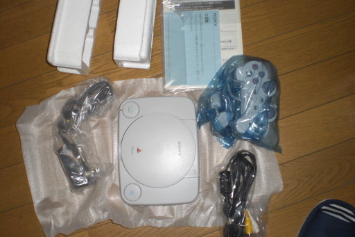 PS one　本体　新品　値下げしました　売却済〆切