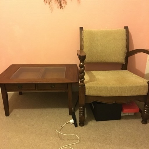 イギリス製アンティーク:椅子とテーブル