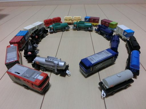 プラレール貨物好きなお子様大満足 いっぱいつなごうef0とタンク車セット と いっぱいつなごう 金太郎 貨車セット 2 モモジロ 豊田のおもちゃ レールトイ の中古あげます 譲ります ジモティーで不用品の処分