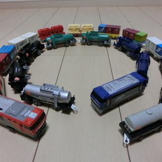 プラレール貨物好きなお子様大満足 いっぱいつなごうef0とタンク車セット と いっぱいつなごう 金太郎 貨車セット 2 モモジロ 豊田のおもちゃ レールトイ の中古あげます 譲ります ジモティーで不用品の処分