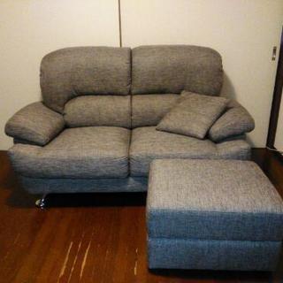 2人掛けソファ   半年前に購入したものです。
