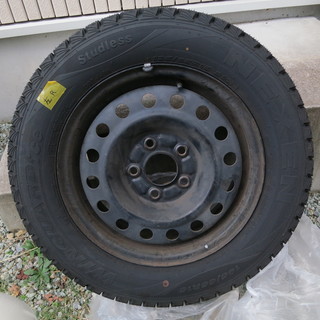 鉄ホイール付きスタッドレス4本(195/65R15) 1シーズンのみ使用9mm山