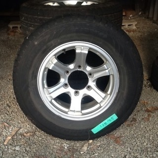 ハイエース100系ワゴン スタッドレスタイヤ