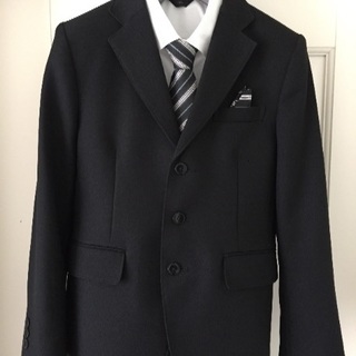 黒のスーツ3点セット ネクタイ&チーフ付き140cm 
