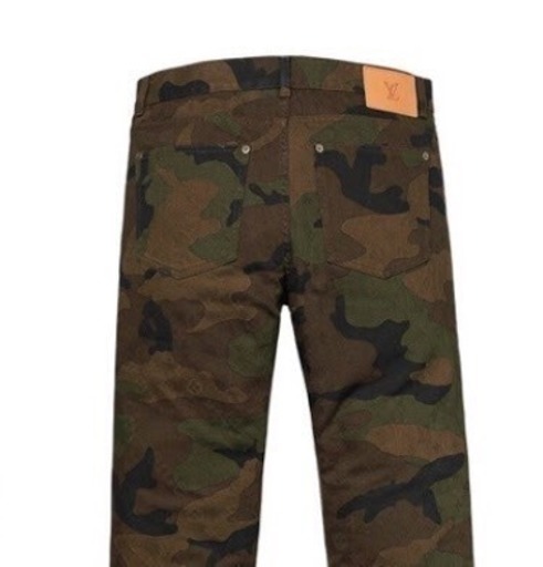 ◇入手困難◇ LOUIS VUITTON×Supreme限定コラボ品迷彩柄パンツ