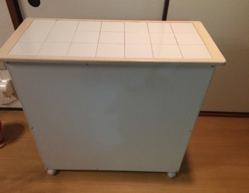 キッチンワゴン 天板タイル張り Wataru 枚方の収納家具 食器棚 キッチン収納 の中古あげます 譲ります ジモティーで不用品の処分