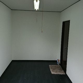 プレハブ８畳