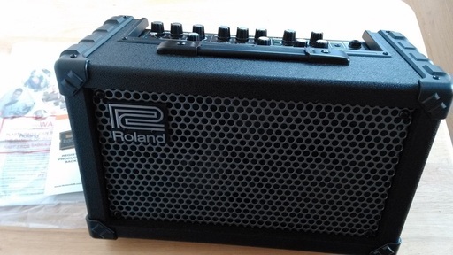 Rolandのライブ用ステレオアンプ CUBE Street