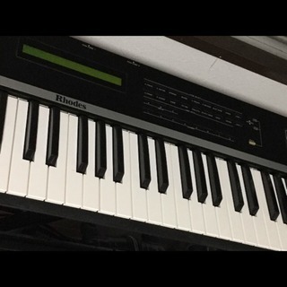 値下げしました！Roland Rhodes model 760